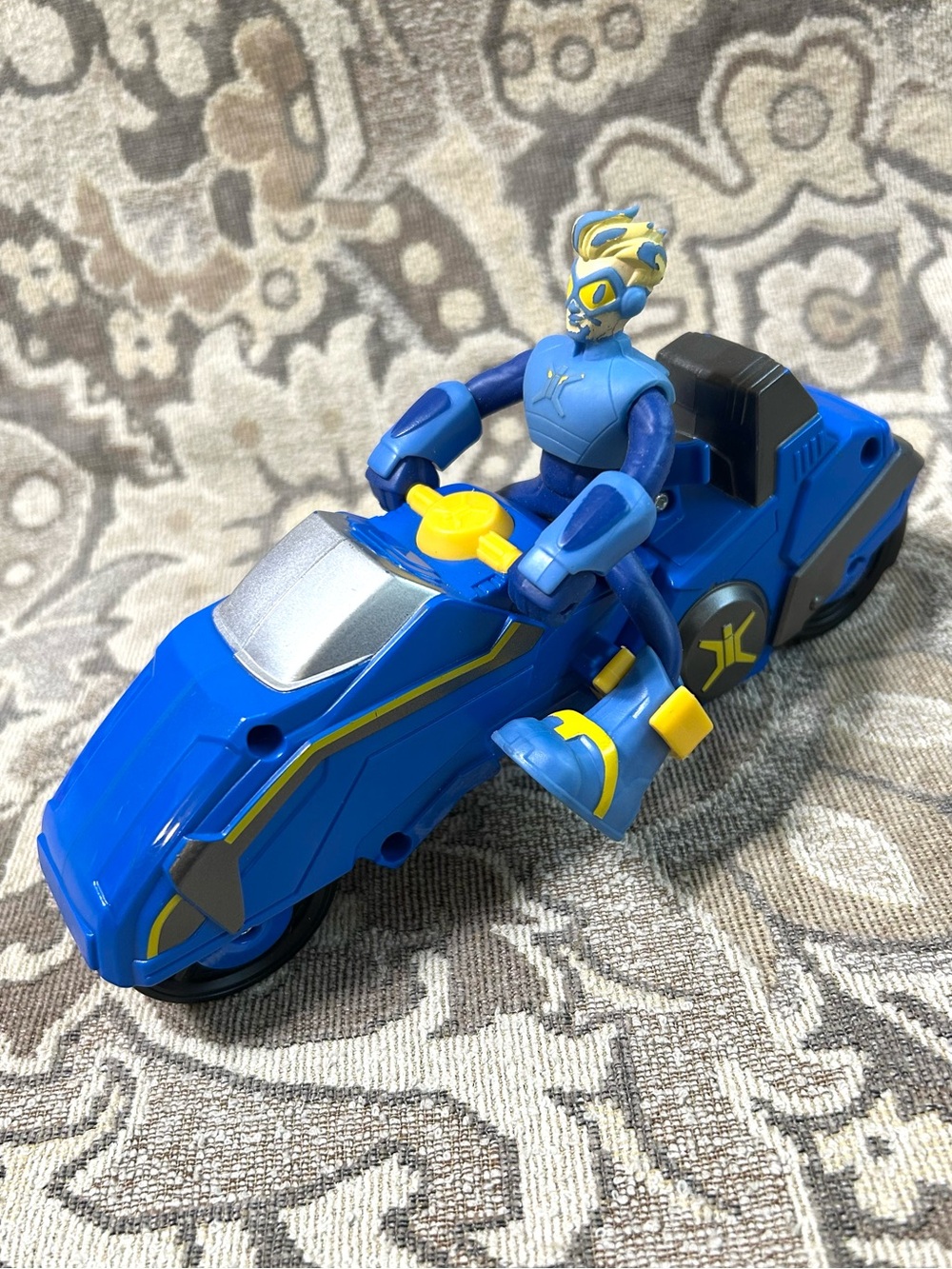 4/$20 Stretch Armstrong & Flexcycle Vehicle Flex Fighters